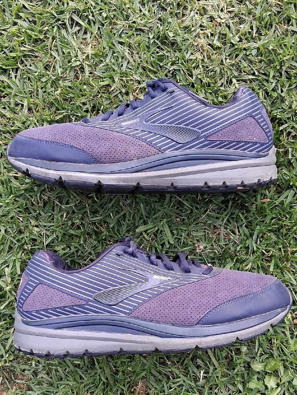 Brooks Men's Athletic Shoes Navy Blue and Charcoal